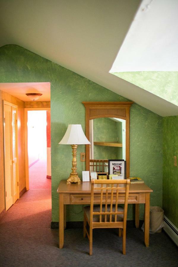 Inn At Iron Masters Lakeville Extérieur photo
