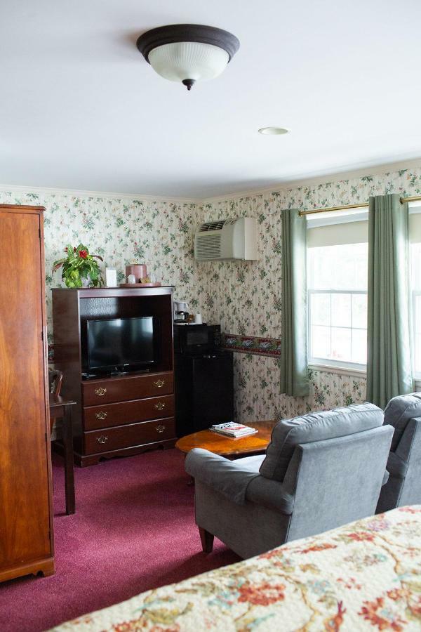 Inn At Iron Masters Lakeville Extérieur photo